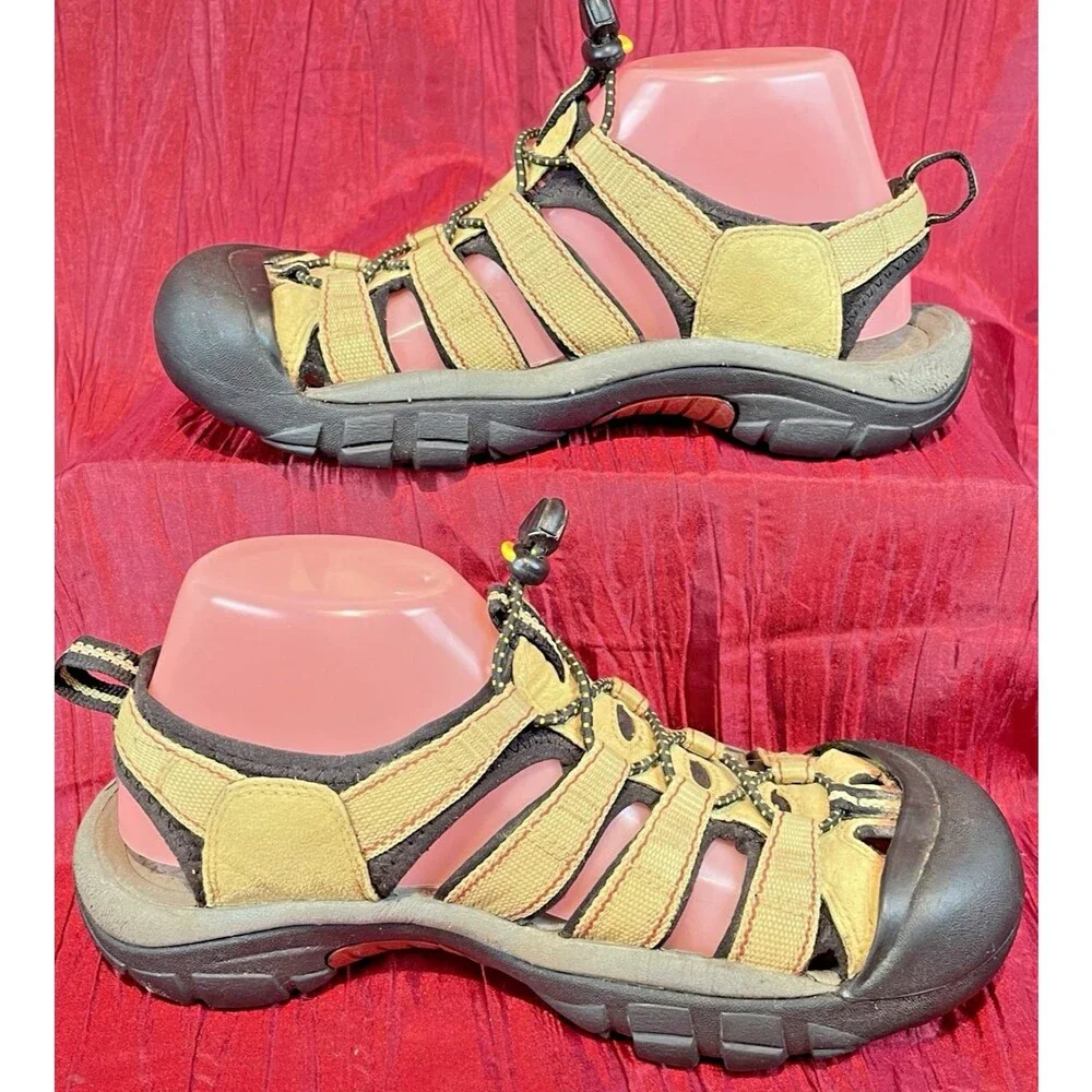 Keen mens tan